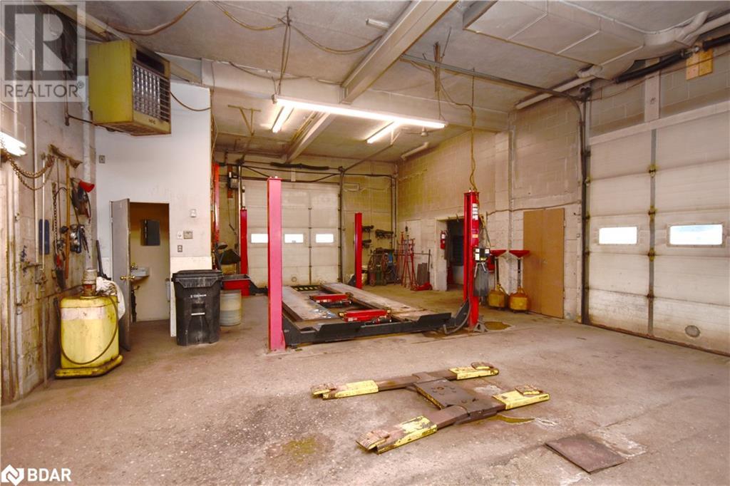 Real Estate -   174 MILL Street, Essa, Ontario - 