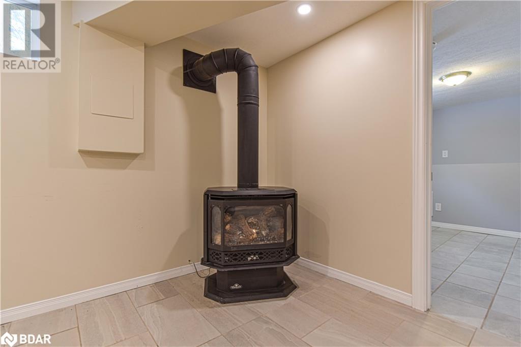 Real Estate -   7946 PARK LANE Crescent, Ramara, Ontario - 